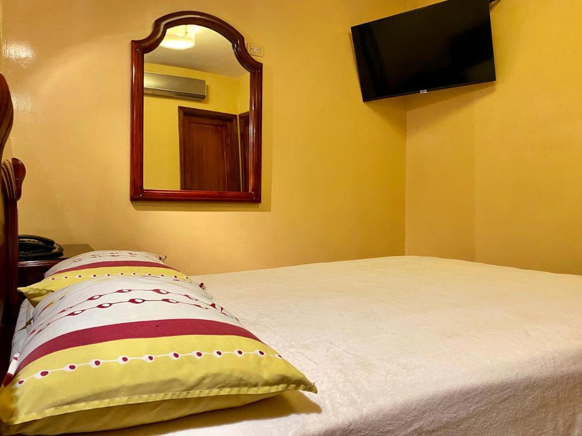 Hostal Montesa Гуаякиль Экстерьер фото