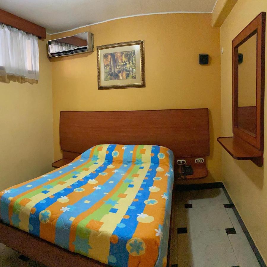 Hostal Montesa Гуаякиль Экстерьер фото