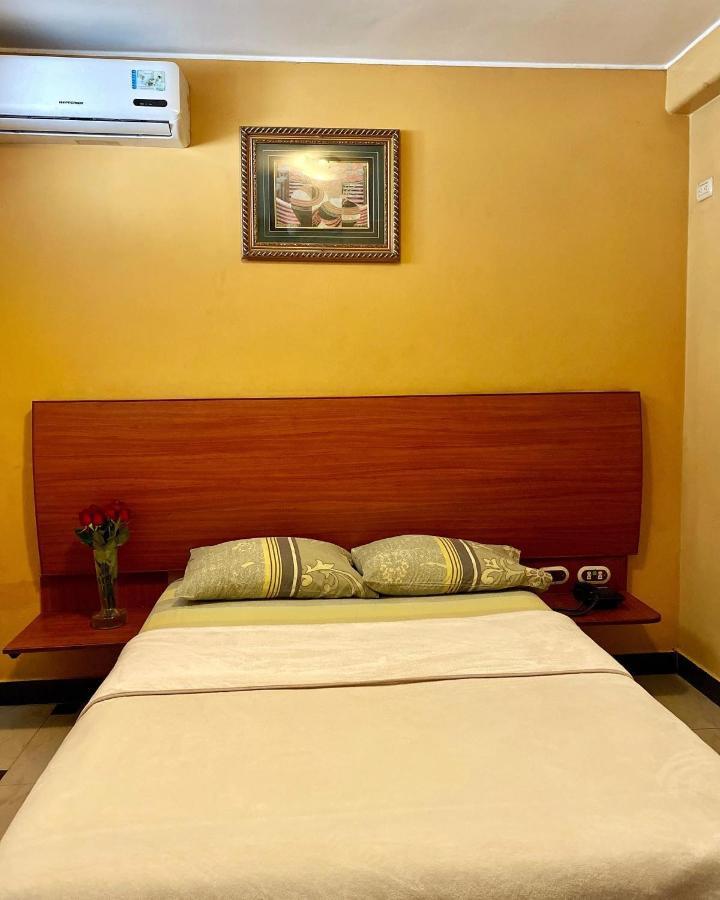 Hostal Montesa Гуаякиль Экстерьер фото